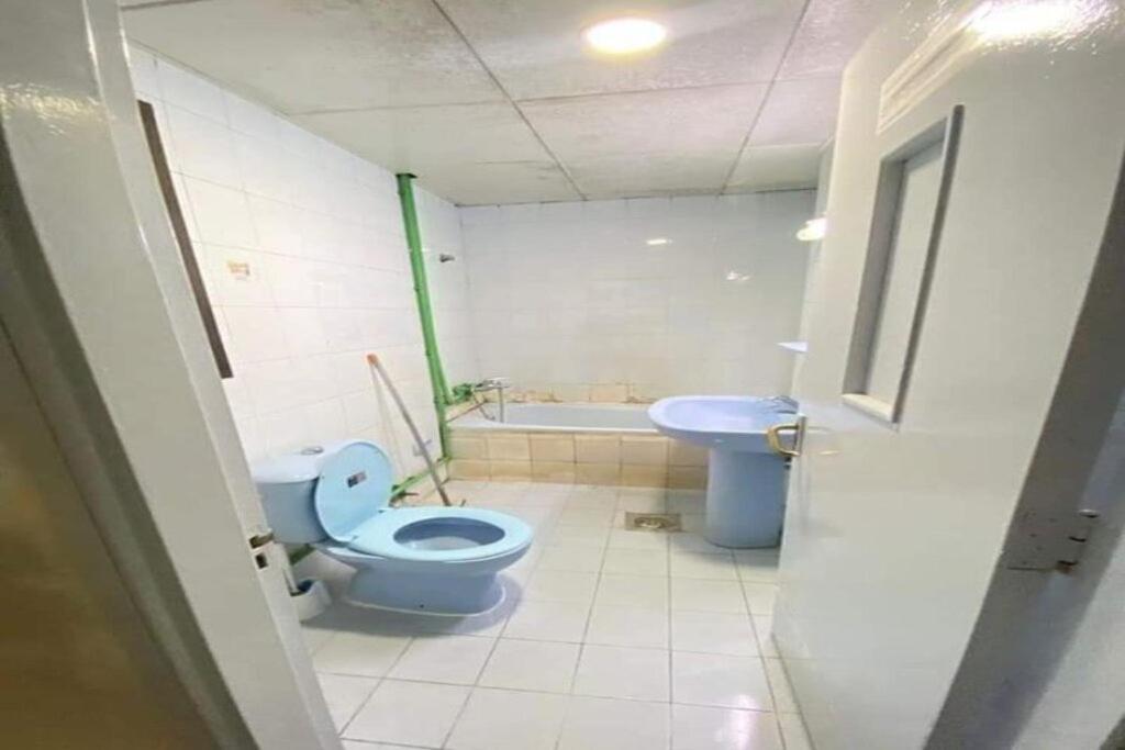 Single Room Near "World Trade Centre&Beach" Abudhabi Abu Dhabi Bagian luar foto